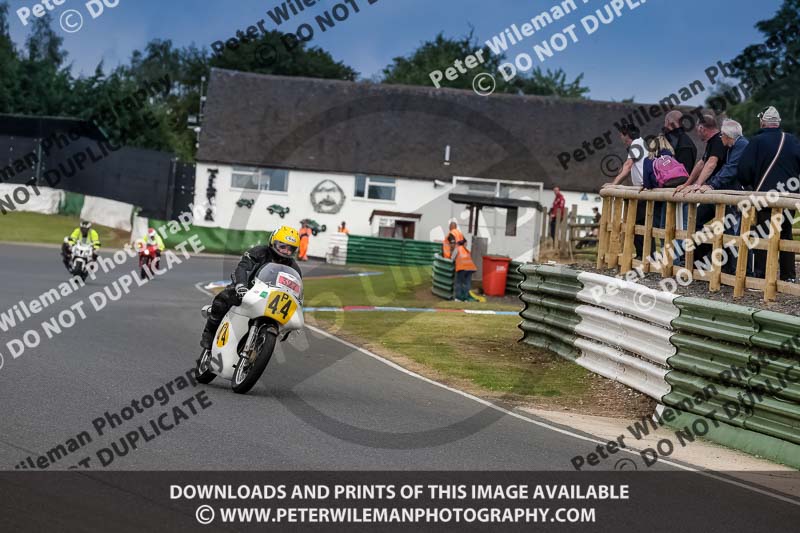 Vintage motorcycle club;eventdigitalimages;mallory park;mallory park trackday photographs;no limits trackdays;peter wileman photography;trackday digital images;trackday photos;vmcc festival 1000 bikes photographs